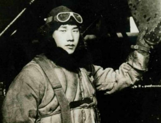 Japanese navy pilot Nobuo Fujita became an honorary citizen of Brookings, Oregon, after he tried to fire bomb it