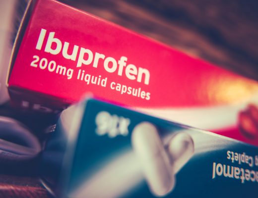 the difference between paracetamol and ibuprofen when it comes to pain and fever