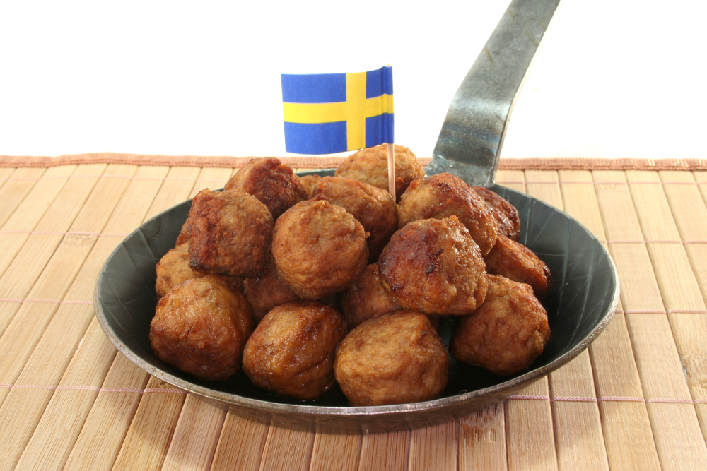 A pan with Swedish meatballs