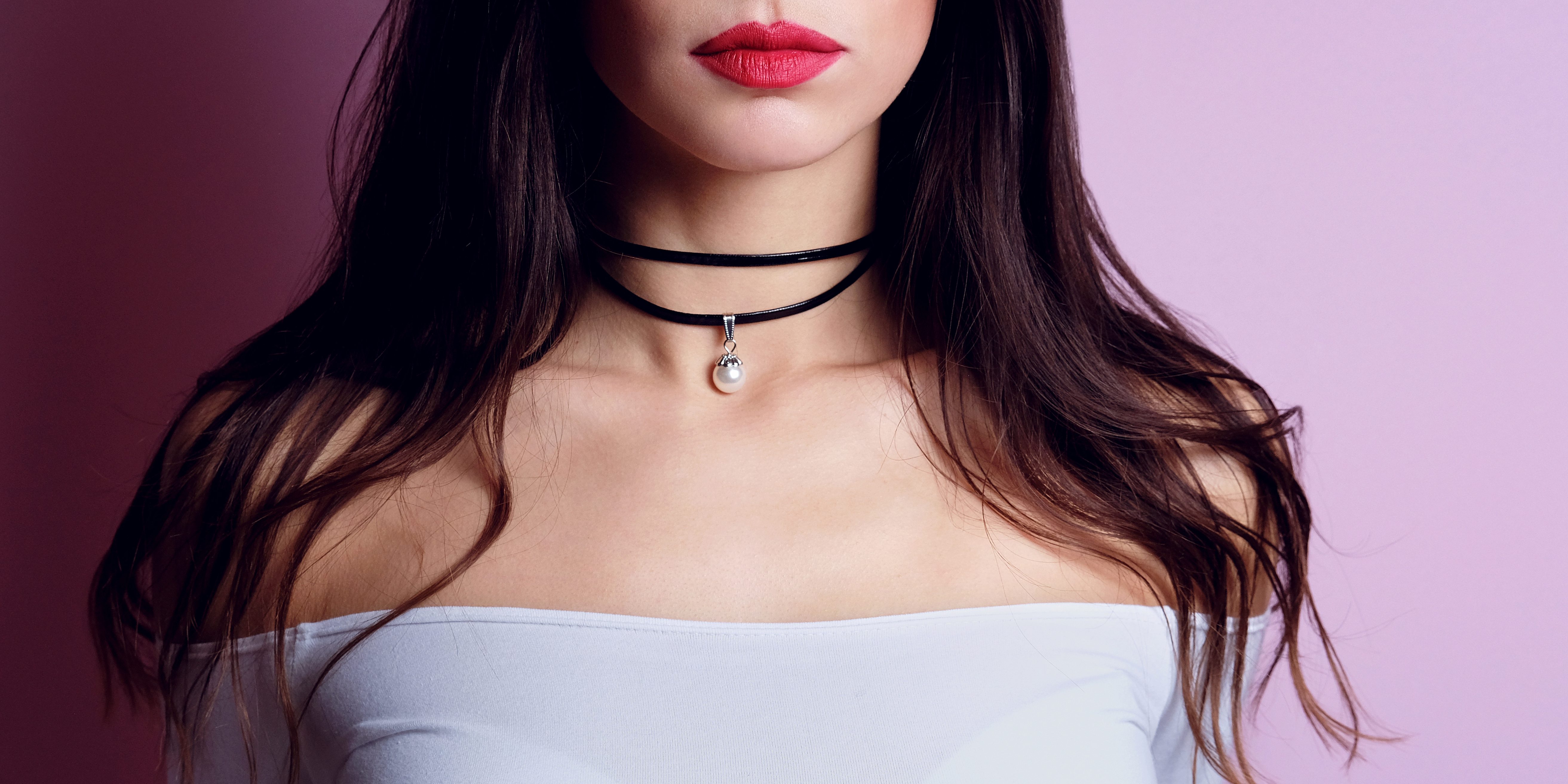Who remembers these tattoo choker necklaces? So popular in the 90's :  r/nostalgia