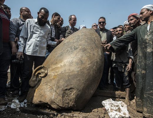 The head of the statue believed to belong to Pharaoh Ramses II - Khaled Desouki / AFP