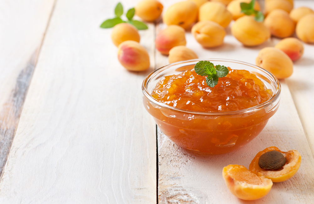 recipe to make apricot jam at home
