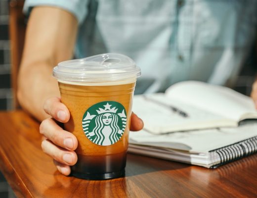 Starbucks are dumping the plastic green straws for sippy cups