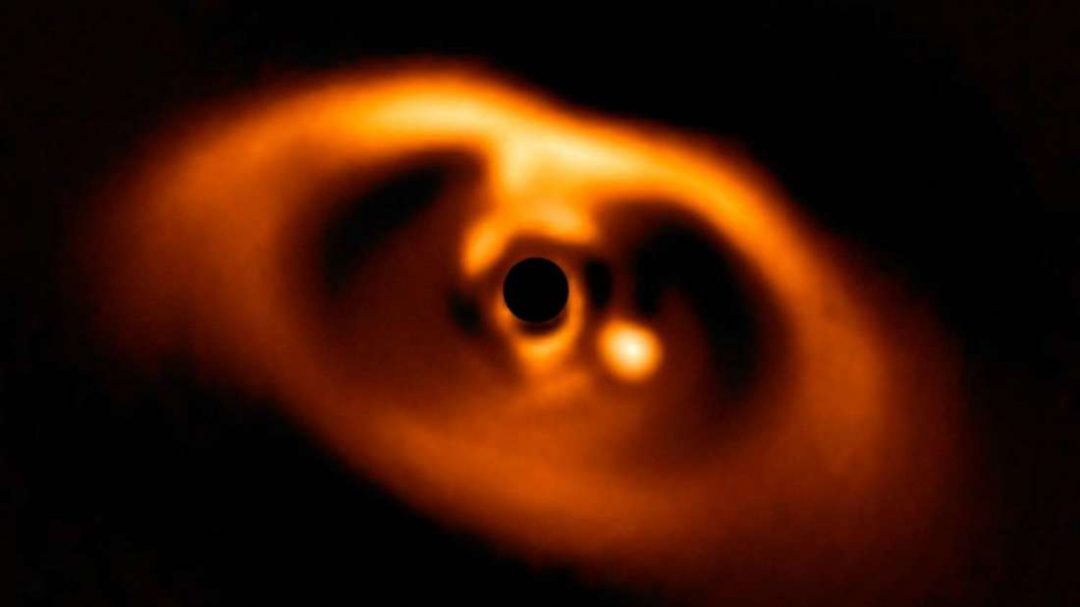 With the help of the Very Large Telescope in Chile, scientists have been able to capture images of a new planet being formed