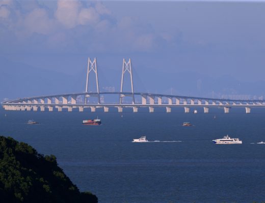 China opened the world's longest sea bridge, connecting Hong Kong, Macau and Zhuahi